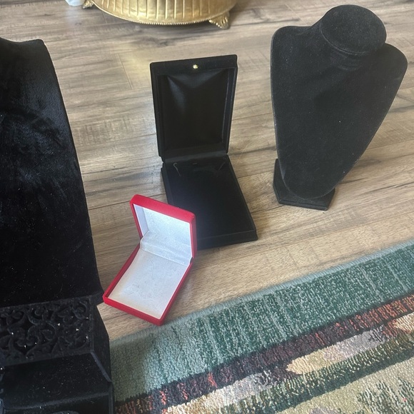 Velvet Jewelry Display Set with Red and Black Cases - Picture 2 of 3